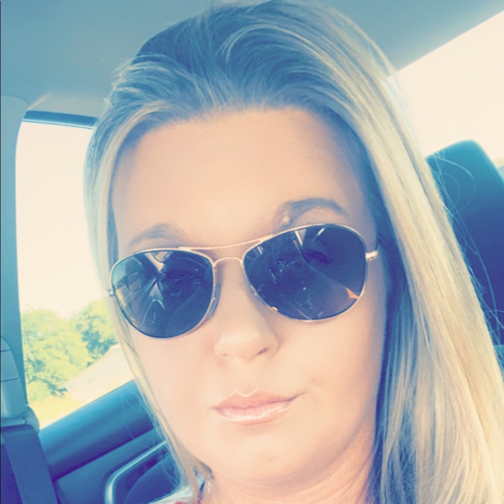 Meet your Posher, Amber